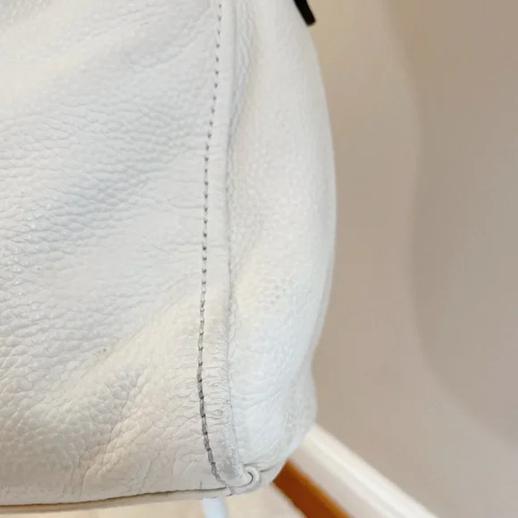 Kate Spade Cobble Hill Finley New York Pebbled Leather Crossbody – Off-White - Picture 5 of 11